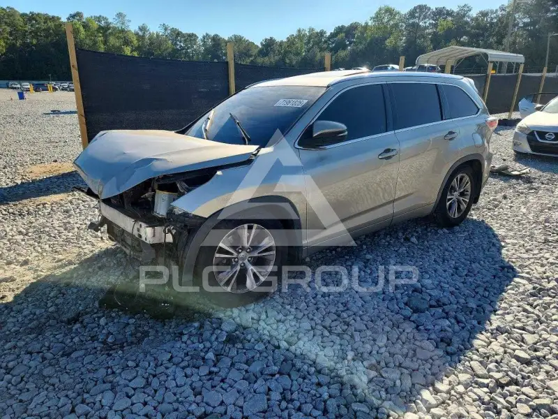 2015 Toyota Highlander photo