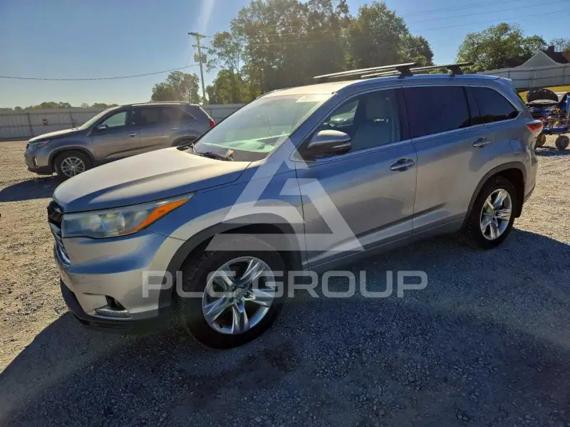 2015 Toyota Highlander photo