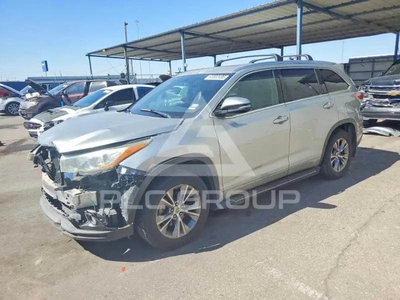 2015 Toyota Highlander photo