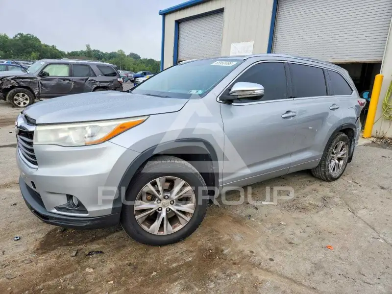 2015 Toyota Highlander photo