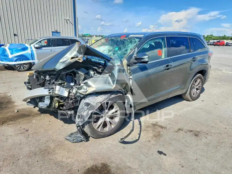 2015 Toyota Highlander фото