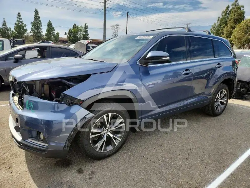 2015 Toyota Highlander фото