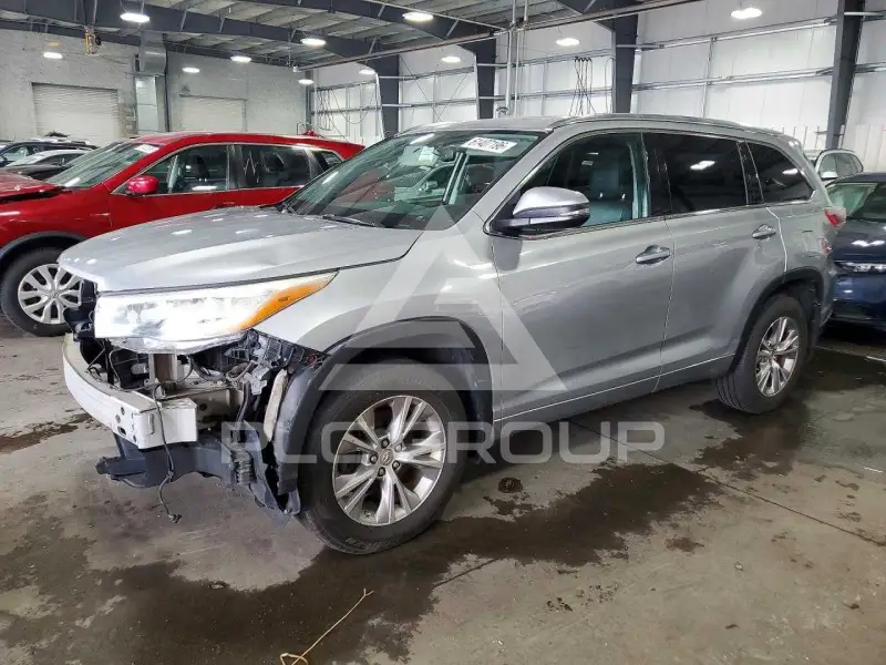 2015 Toyota Highlander photo