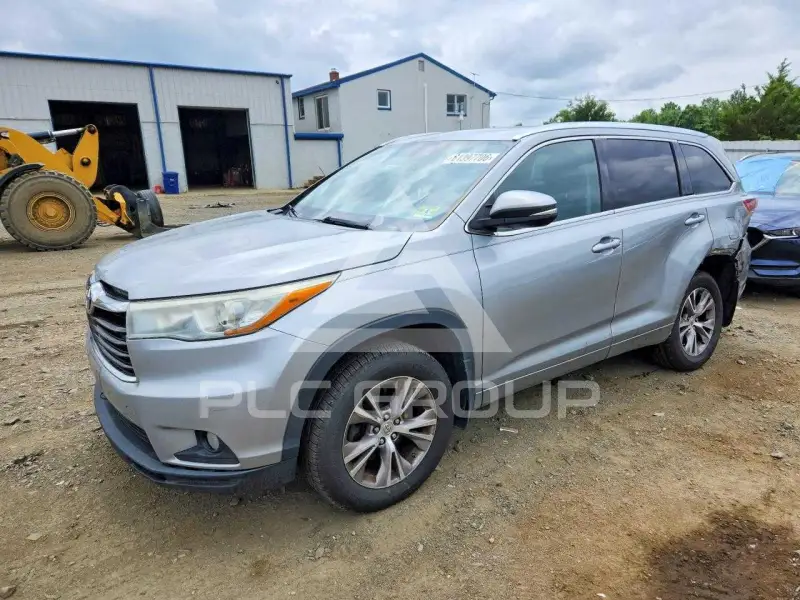 2015 Toyota Highlander фото