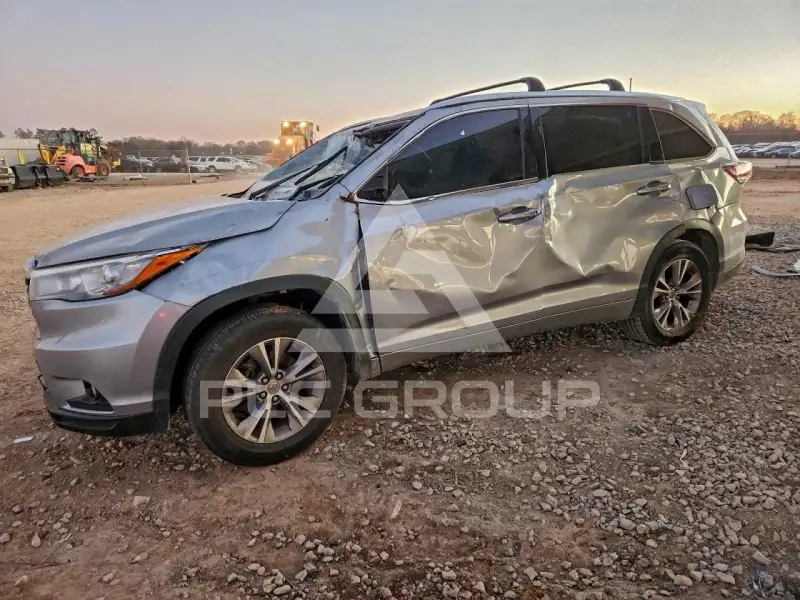 2015 Toyota Highlander фото