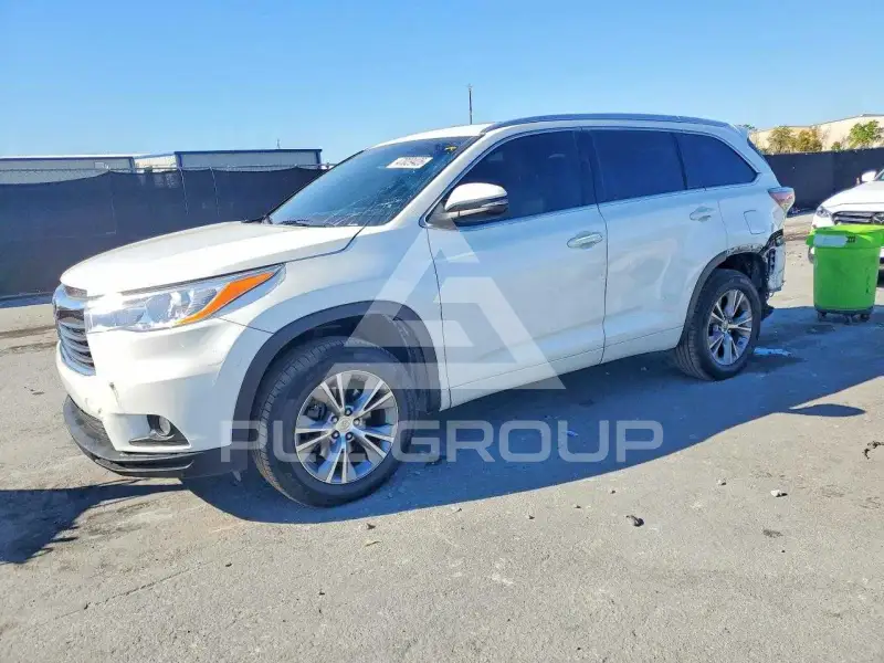 2015 Toyota Highlander фото