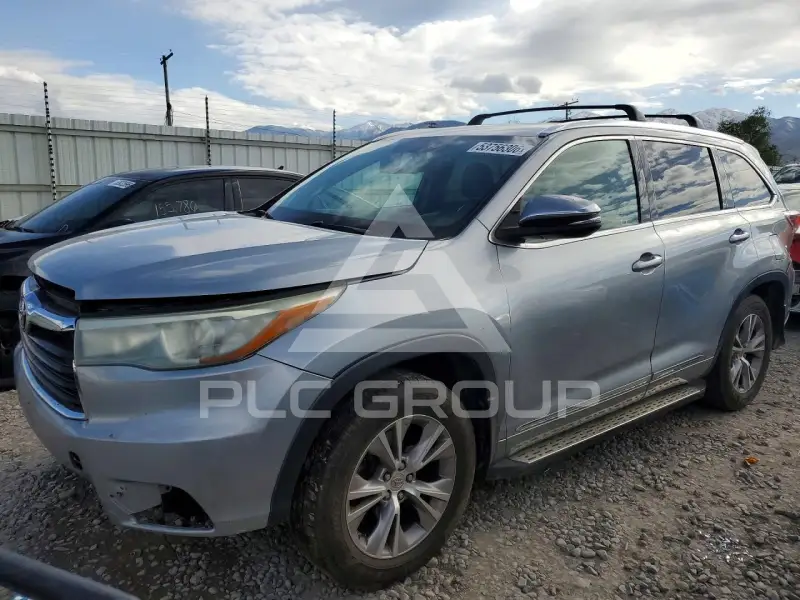 2015 Toyota Highlander фото
