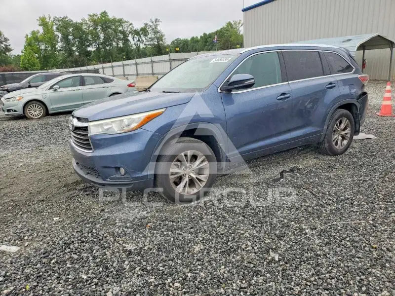 2015 Toyota Highlander фото