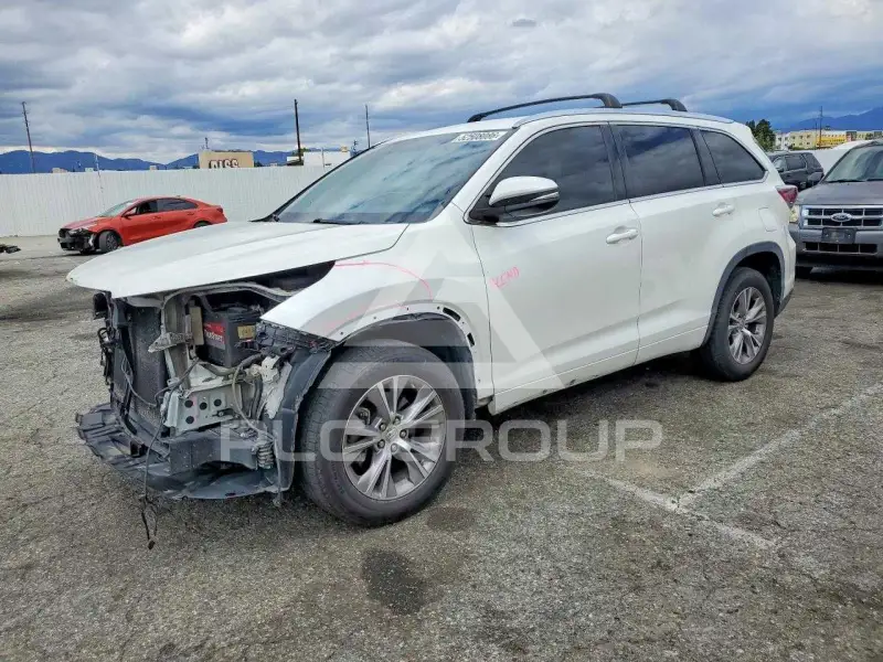 2015 Toyota Highlander фото