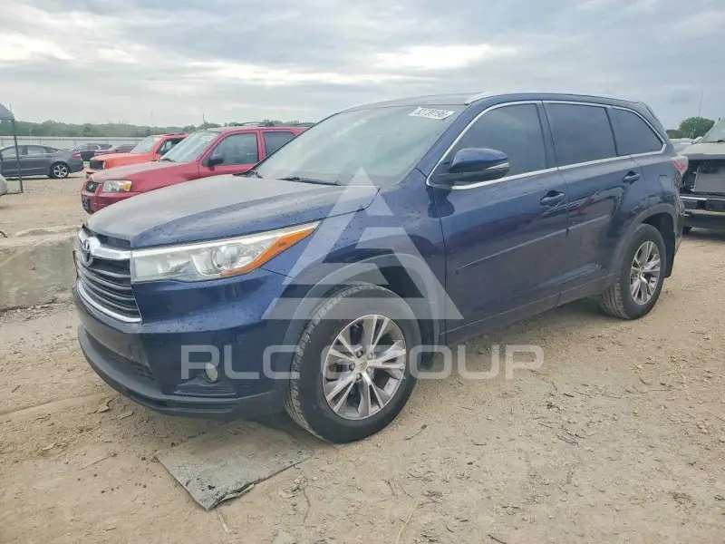 2015 Toyota Highlander photo