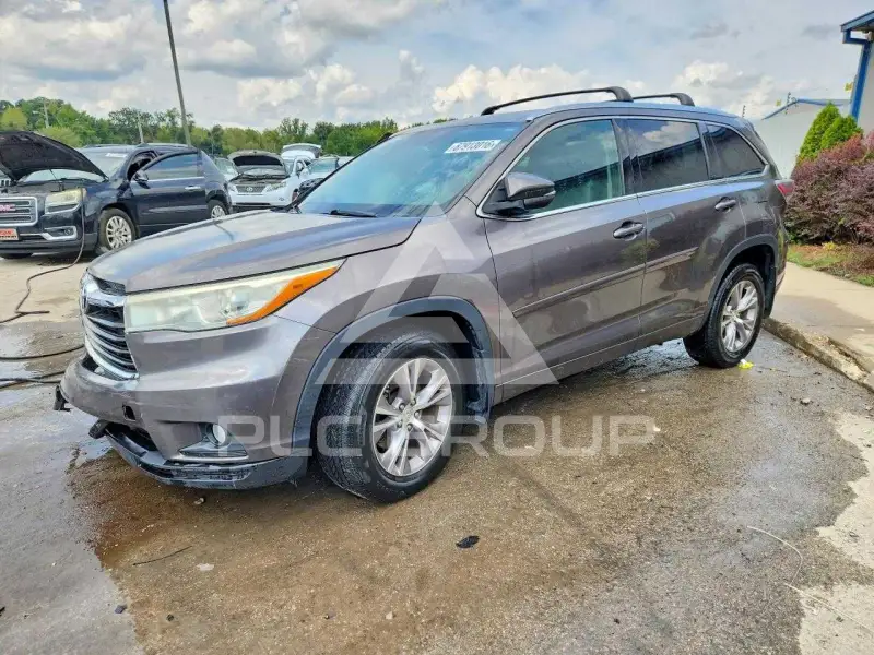 2015 Toyota Highlander фото