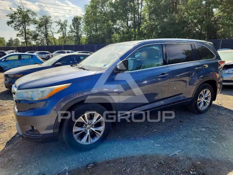 2015 Toyota Highlander фото
