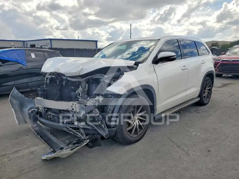 2015 Toyota Highlander фото