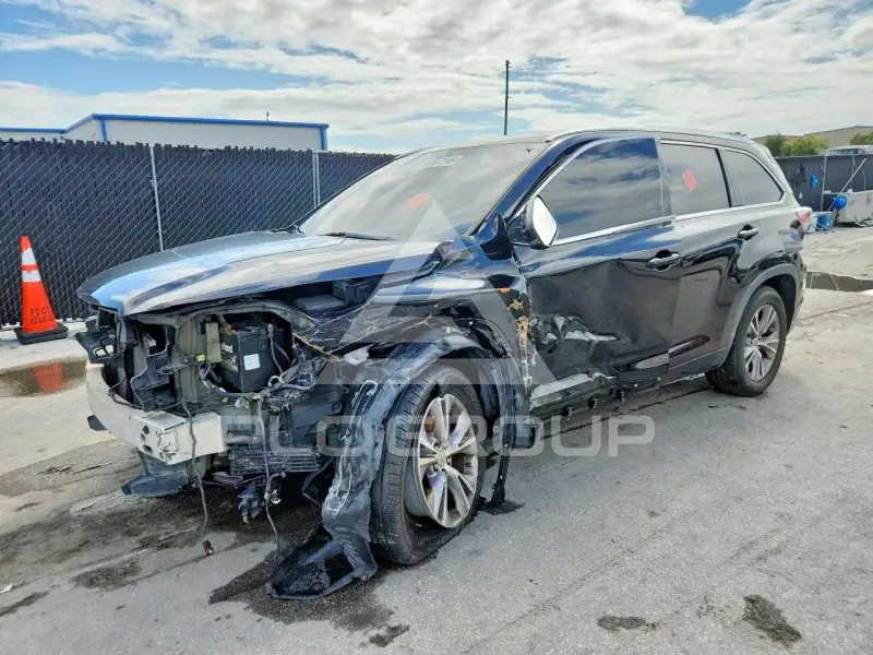 2015 Toyota Highlander фото