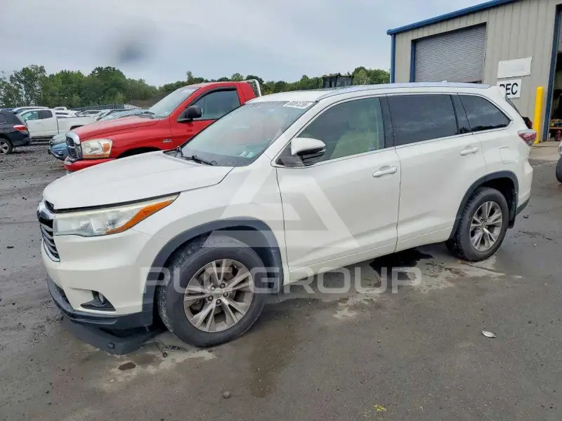 2015 Toyota Highlander фото