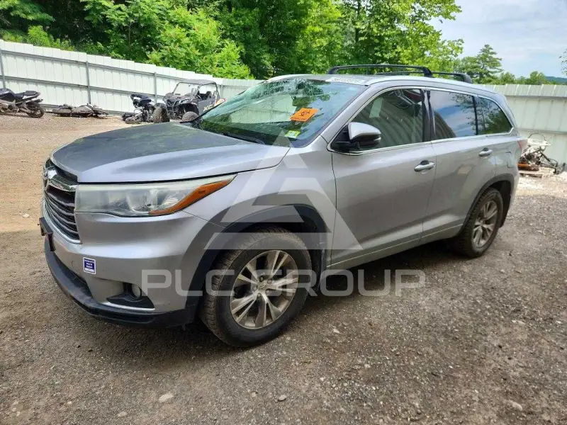 2015 Toyota Highlander photo