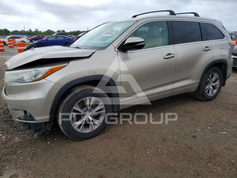 2015 Toyota Highlander photo