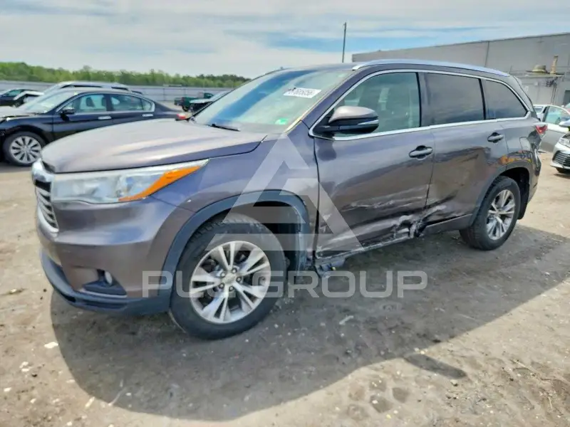 2015 Toyota Highlander фото