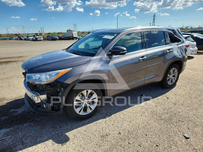 2015 Toyota Highlander фото