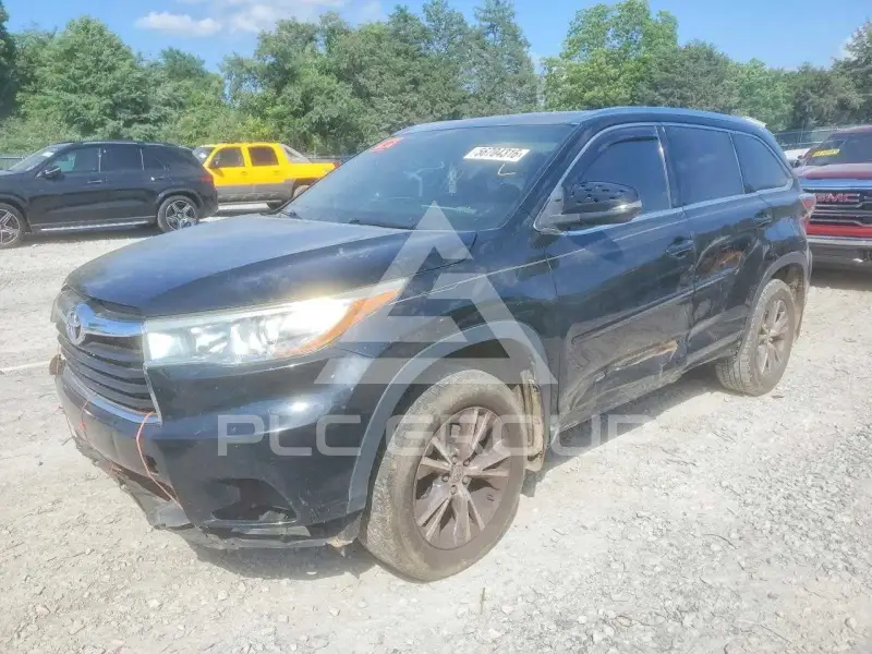 2015 Toyota Highlander фото