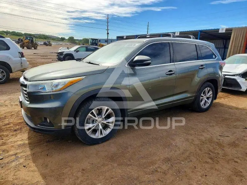 2015 Toyota Highlander photo