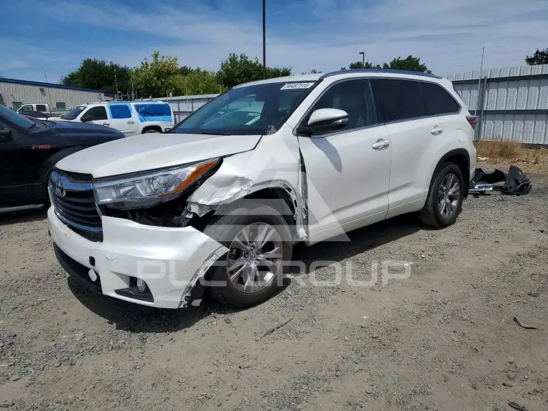 2015 Toyota Highlander фото