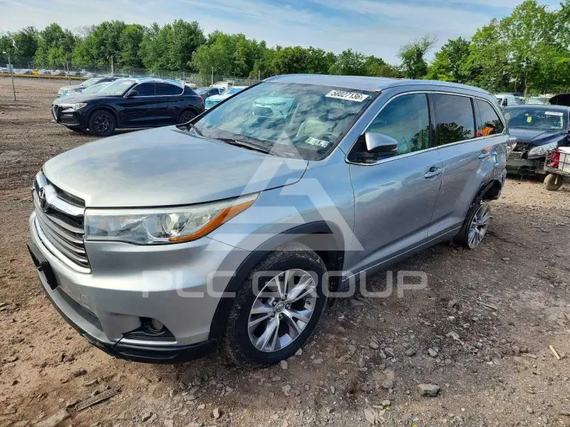 2015 Toyota Highlander фото