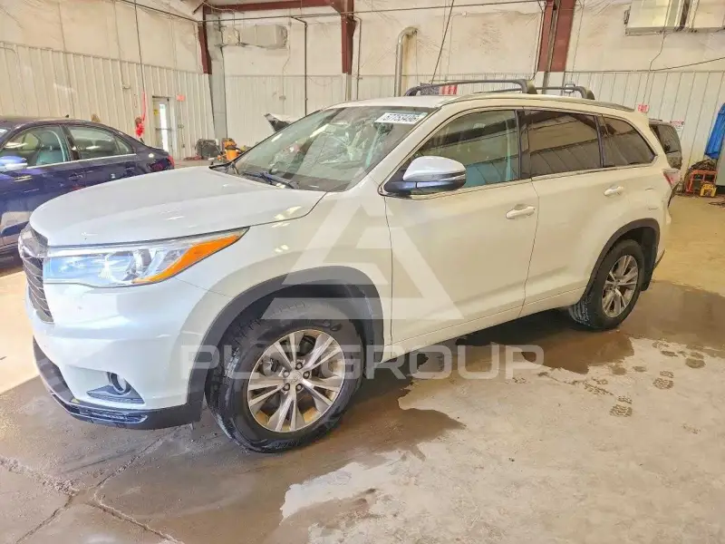 2015 Toyota Highlander photo