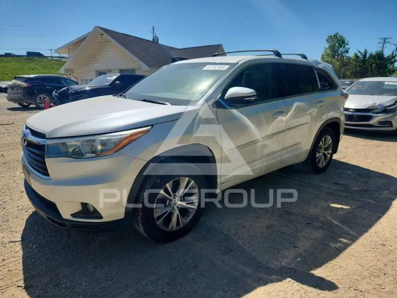 2015 Toyota Highlander фото