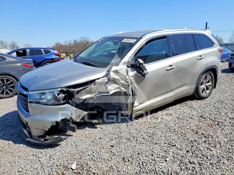 2015 Toyota Highlander фото