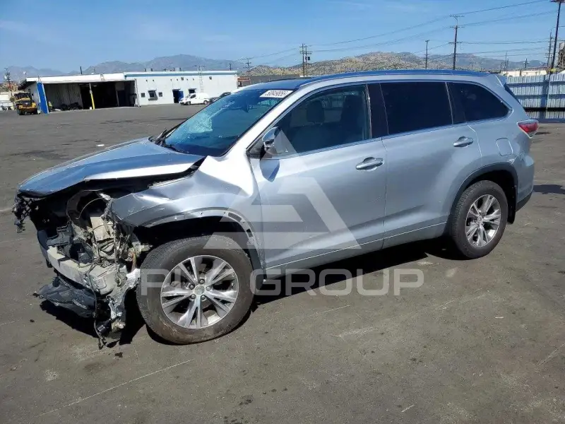 2015 Toyota Highlander фото