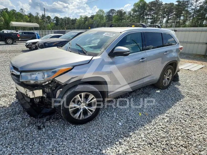 2015 Toyota Highlander фото