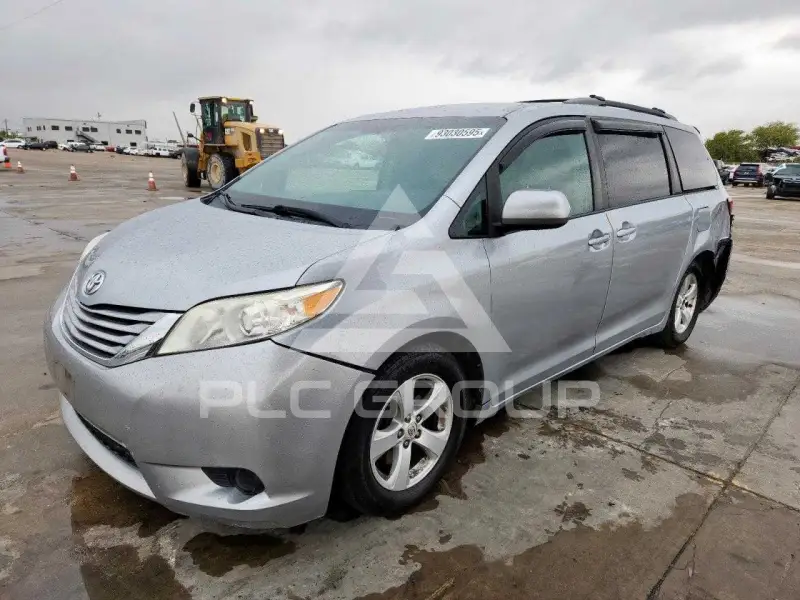 2015 Toyota SIENNA фото