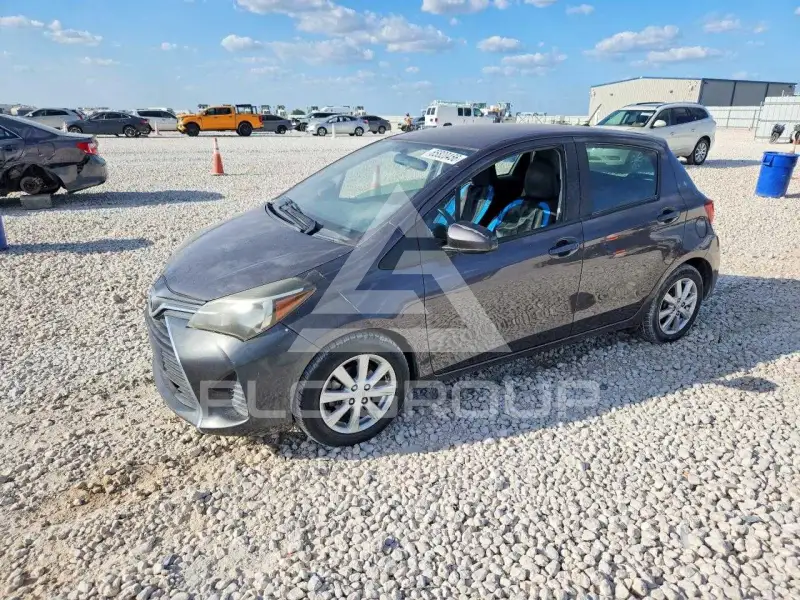 2015 Toyota YARIS фото
