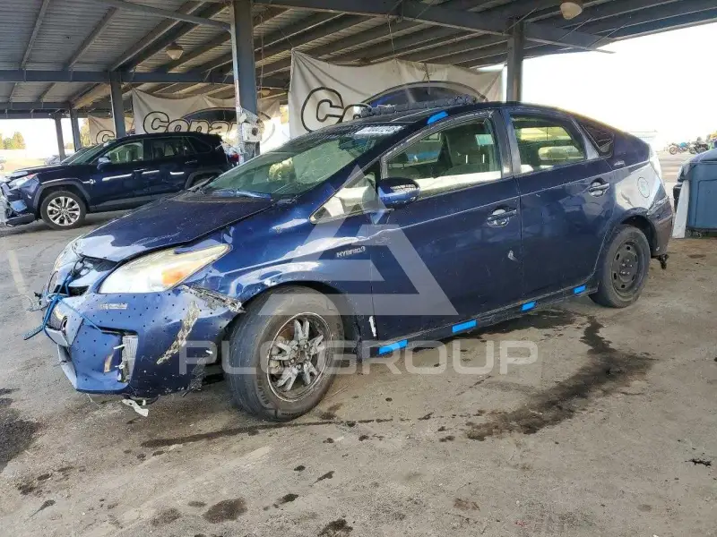 2015 Toyota PRIUS фото