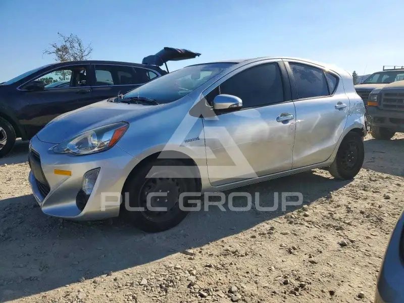 2015 Toyota PRIUS фото