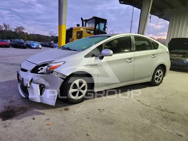 2015 Toyota PRIUS фото
