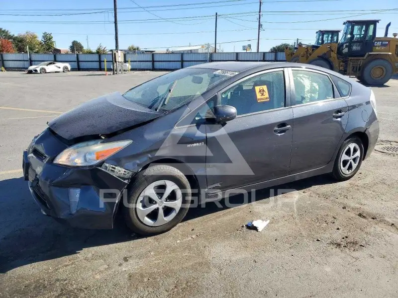 2015 Toyota PRIUS photo