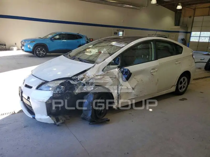 2015 Toyota PRIUS photo
