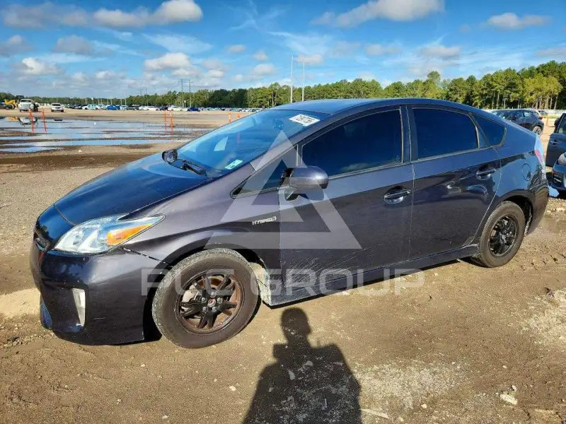 2015 Toyota PRIUS фото