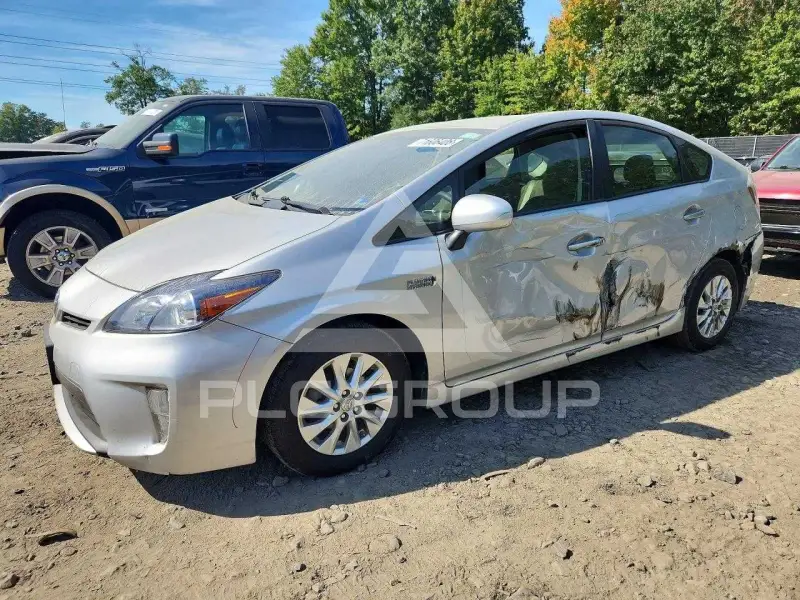 2015 Toyota PRIUS фото