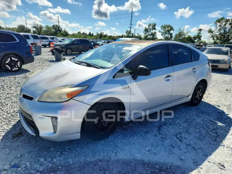 2015 Toyota PRIUS photo