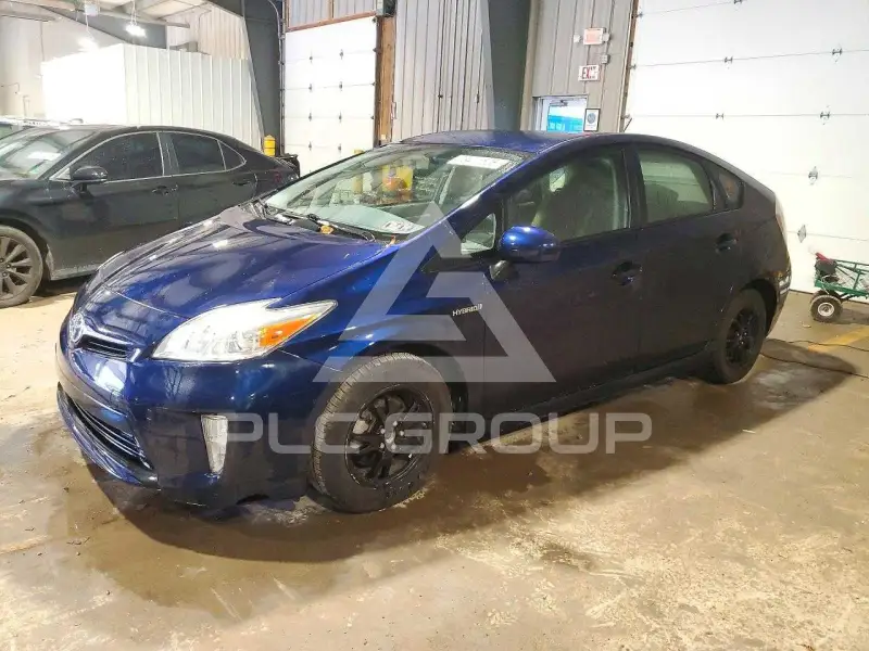 2015 Toyota PRIUS photo