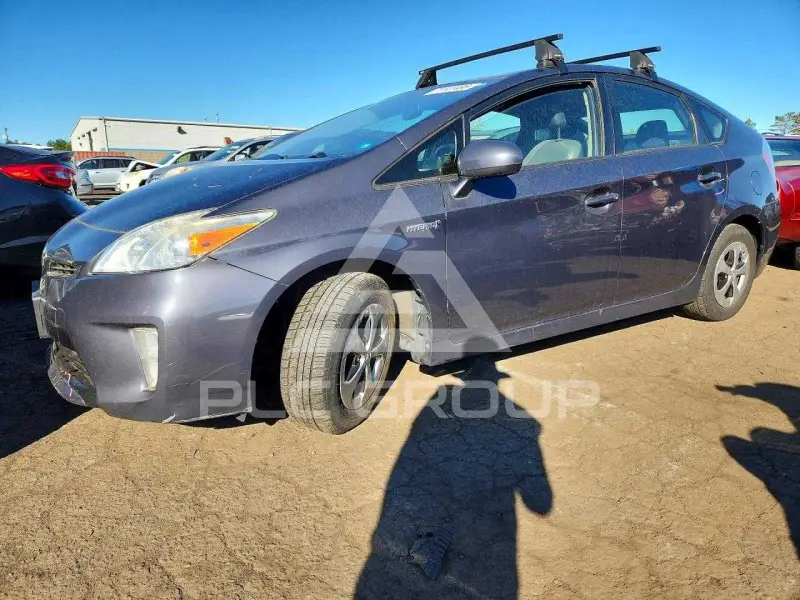 2015 Toyota PRIUS фото