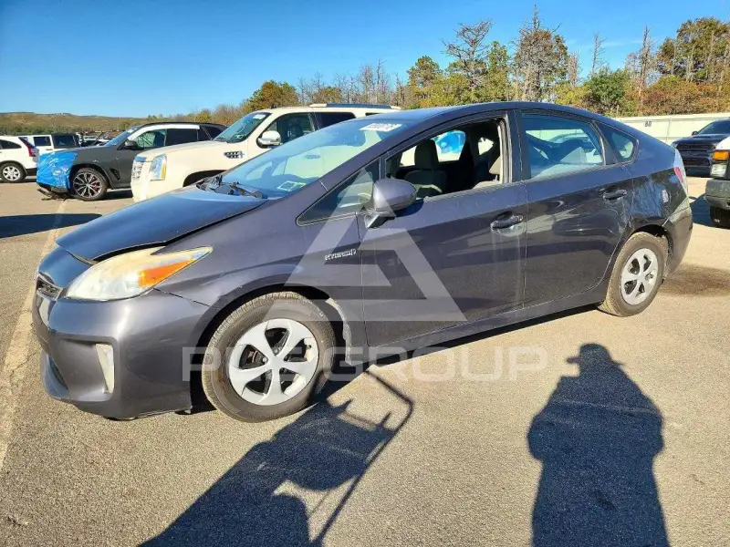 2015 Toyota PRIUS photo