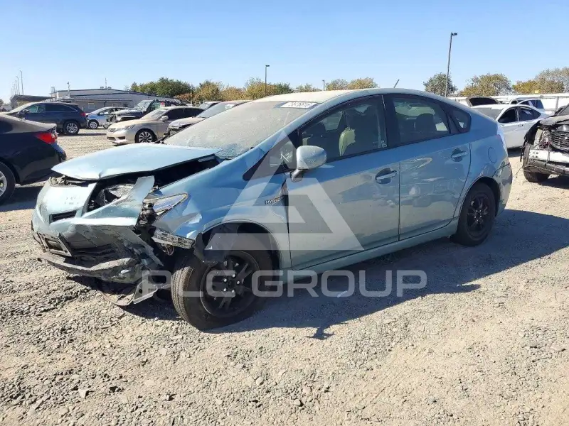 2015 Toyota PRIUS фото