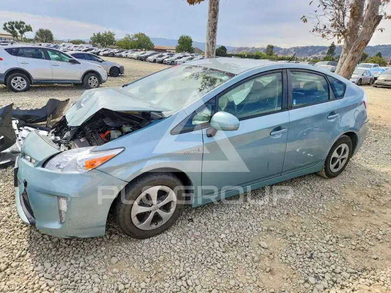 2015 Toyota PRIUS фото