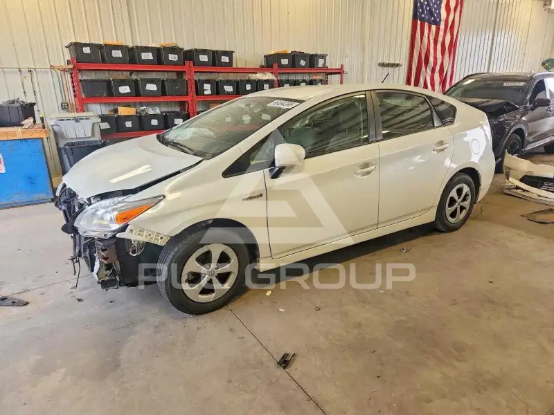 2015 Toyota PRIUS фото