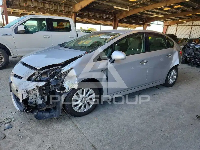 2015 Toyota PRIUS фото