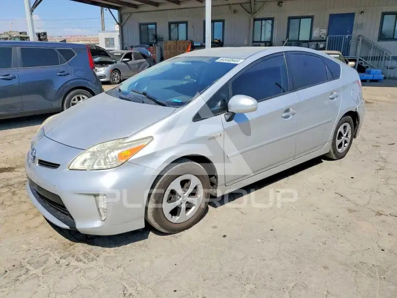 2015 Toyota PRIUS фото